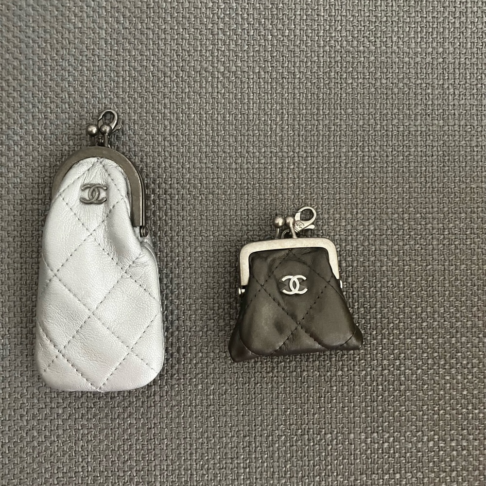 Rare, Unique Brand New Never Used Chanel Bag!!With 3 moveable adjustable purses! - Picture 2 of 12